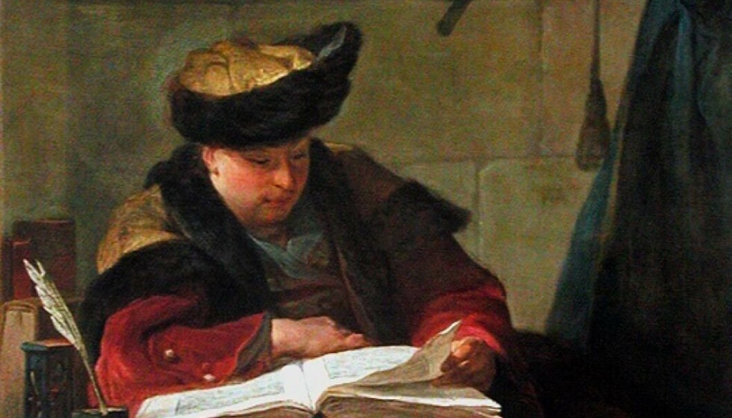 I 1739 malte Jean-Baptiste-Siméon Chardin «Portrett av maleren Joseph Aved», også kalt «Kjemikeren i sitt laboratorium» og «Suffløren». Maleriet henger i Louvre. Som vi ser, er han fordypet og fornøyet av det han leser, og lyset faller klart og ansporende på boksiden. Alt virker behagelig og ligger til rette for en lang og god lesestund. Men er det ikke et timeglass som renner der på bordet? Og hva med snorene som henger der, er de til for å heise forhenget? På hvilket sted befinner denne «maleren» seg egentlig?
Kilde: Wikimedia. I 1739 malte Jean-Baptiste-Siméon Chardin «Portrett av maleren Joseph Aved», også kalt «Kjemikeren i sitt laboratorium» og «Suffløren». Maleriet henger i Louvre. Som vi ser, er han fordypet og fornøyet av det han leser, og lyset faller klart og ansporende på boksiden. Alt virker behagelig og ligger til rette for en lang og god lesestund. Men er det ikke et timeglass som renner der på bordet? Og hva med snorene som henger der, er de til for å heise forhenget? På hvilket sted befinner denne «maleren» seg egentlig?
Kilde: Wikimedia.