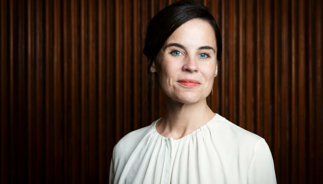 I denne poetikken skriver Sunniva Lye Axelsen om et arbeidsopphold i San Fancisco, der hun baler med en ny karakter, hjelpepleieren Ingrid: I denne poetikken skriver Sunniva Lye Axelsen om et arbeidsopphold i San Fancisco, der hun baler med en ny karakter, hjelpepleieren Ingrid: